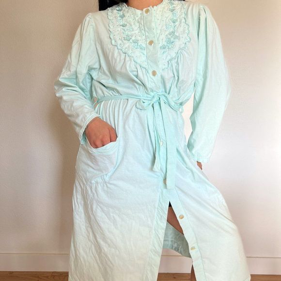 Vintage 1970s soft knit green long sleeve robe embroidered yoke detail medium - Picture 10 of 10
